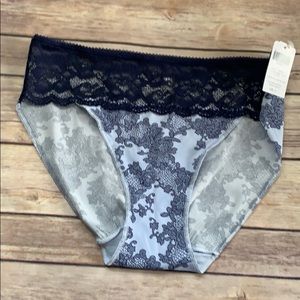 Soma Vanishing Edge panties